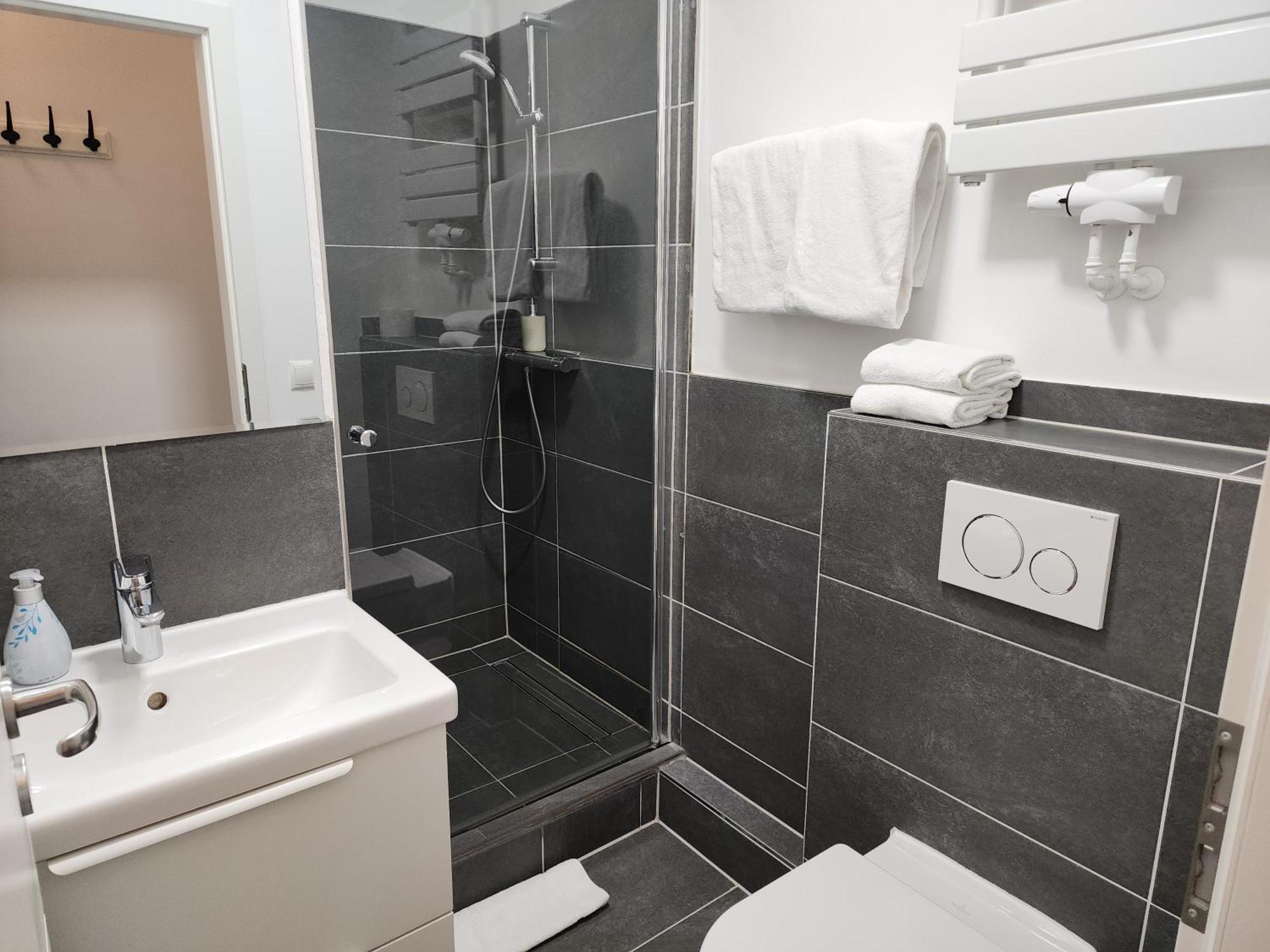 Davin City Aparments - Self-Check-In Hamburg-Harburg Buitenkant foto